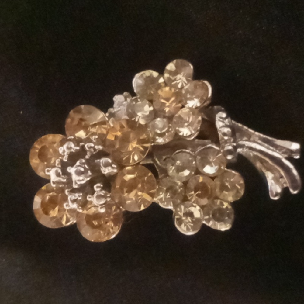 Vintage flowers broach / lapel pin yellow & Opalessent crystals .